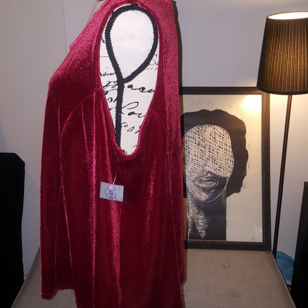 Catherines Black Label burgundy shell - Picture 2 of 3